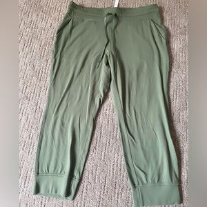Lululemon ready to rulu high rise jogger crop green twill size 14